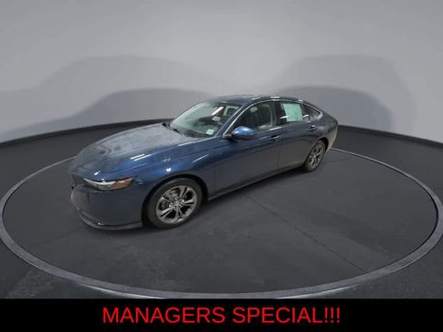 Used 2023 Honda Accord EX image 4