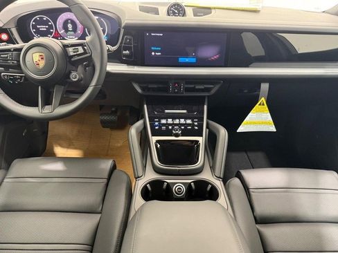 New 2025 Porsche Cayenne E-Hybrid image 13