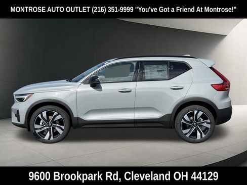 New 2026 Volvo XC40 B5 Plus w/ Climate Package AWD/4WD image 2