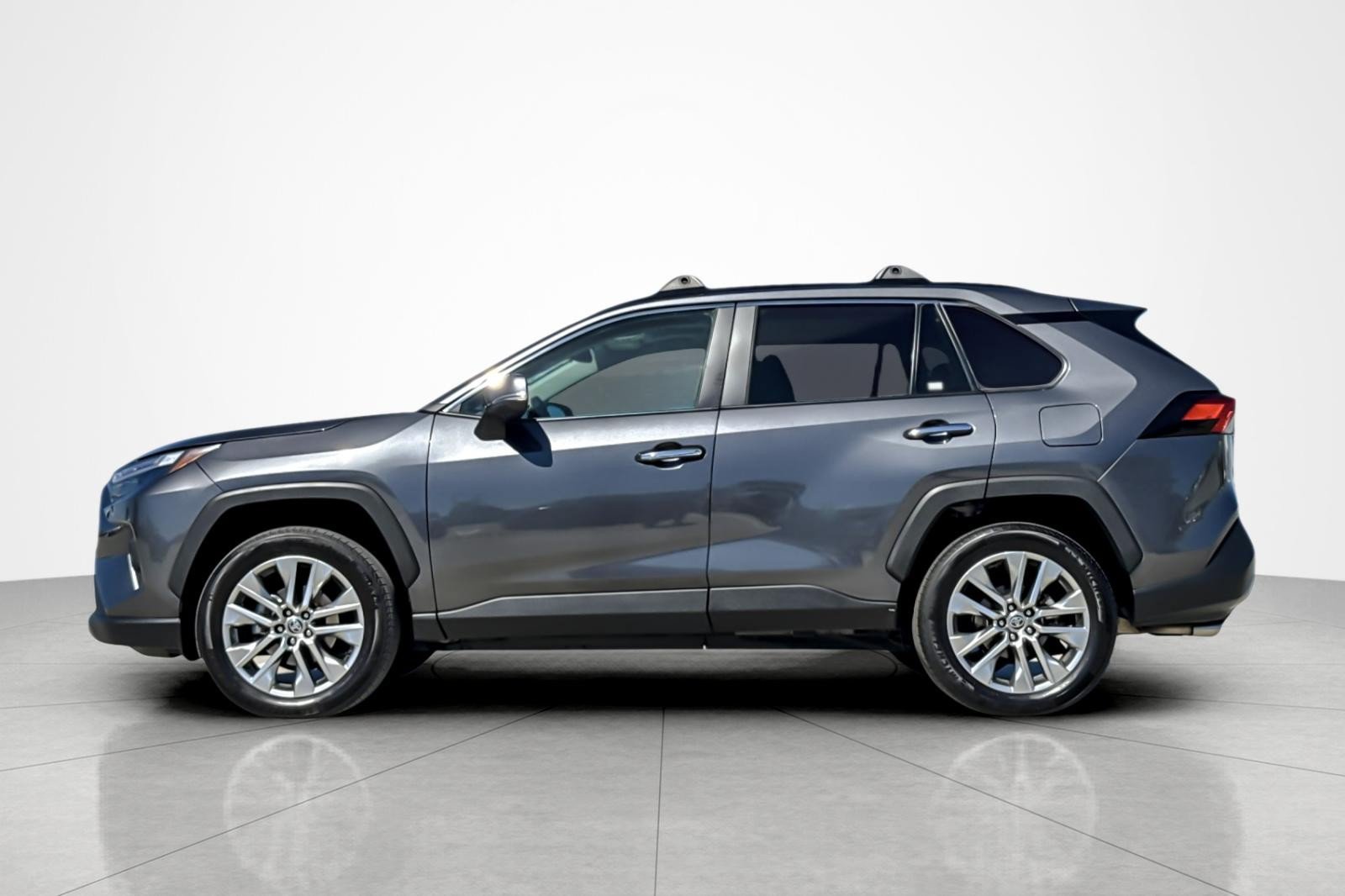 Used 2023 Toyota RAV4 Limited AWD/4WD image 2