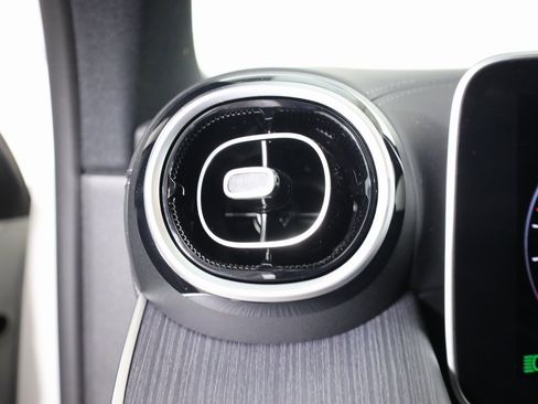 Certified 2025 Mercedes-Benz GLC 300 4MATIC image 14