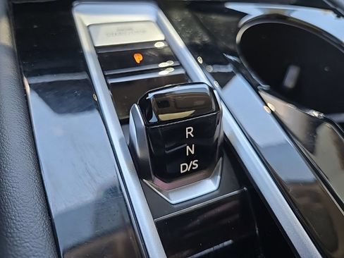 Used 2024 Volkswagen Atlas SEL Premium R-Line AWD/4WD image 59