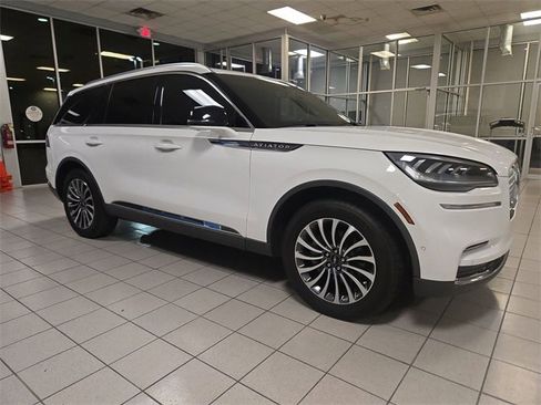 Used 2022 Lincoln Aviator Reserve image 2