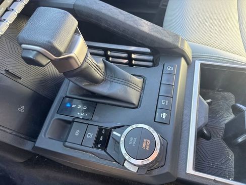 Used 2024 Toyota Tacoma Limited image 18