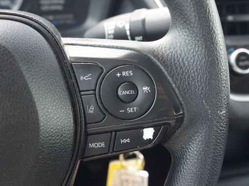 Used 2021 Toyota Corolla LE w/ Carpet Mat Package (TMS) FWD image 8