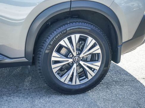 Used 2023 Nissan Rogue SV FWD image 10