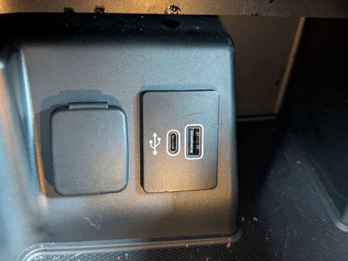 Used 2025 Ford Explorer ST AWD/4WD image 29