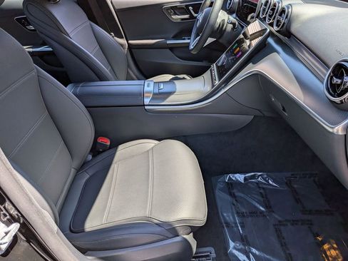 Used 2025 Mercedes-Benz C 300 Sedan image 30