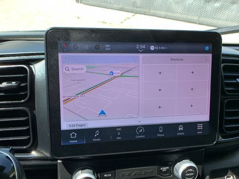 Used 2024 RAM ProMaster 2500 w/ Premium Convenience Group image 16