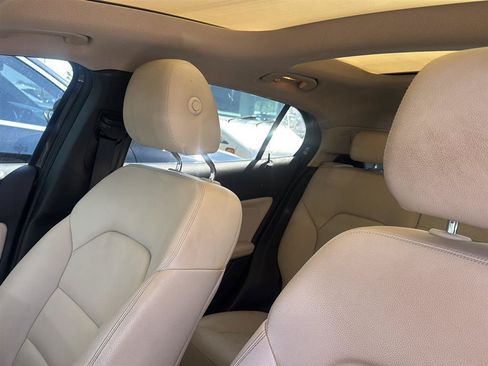 Used 2015 Mercedes-Benz GLA 250 4MATIC image 6