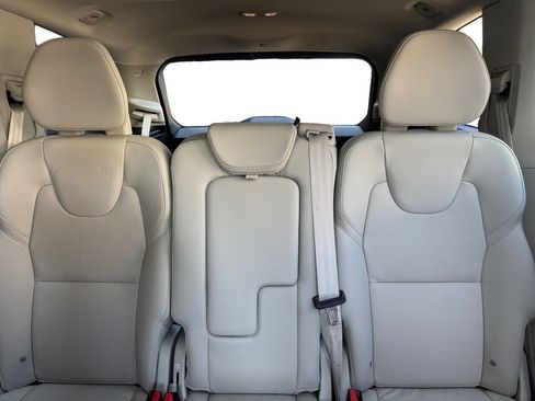 Certified 2025 Volvo XC90 B5 Plus w/ Protection Package Premier AWD/4WD image 23