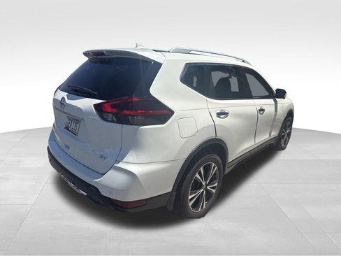 Used 2020 Nissan Rogue SV w/ Premium Package FWD image 9