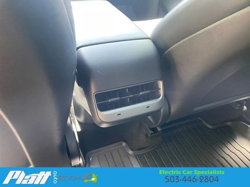 Used 2024 Tesla Model Y Long Range RWD image 46