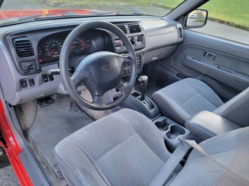 Used 2000 Nissan Frontier XE image 9