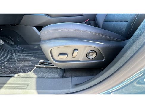 New 2026 Chevrolet Equinox LT w/ Convenience Package II AWD/4WD image 25