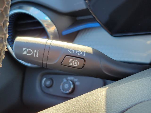 New 2026 Chevrolet Trax LT w/ LT Convenience Package FWD image 16