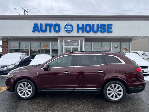 Used 2017 Lincoln MKT AWD w/ Driver Technology Package image 8