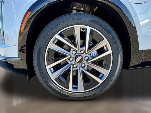 New 2026 Cadillac Vistiq Sport w/ LPO, Floor Liner Package AWD/4WD image 12