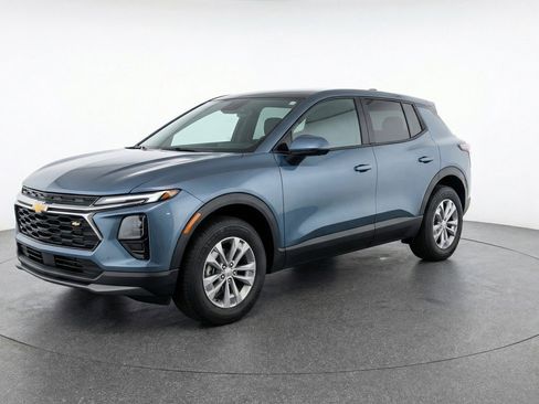 Used 2025 Chevrolet Equinox LT image 3