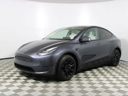 Used 2022 Tesla Model Y Long Range AWD/4WD image 26