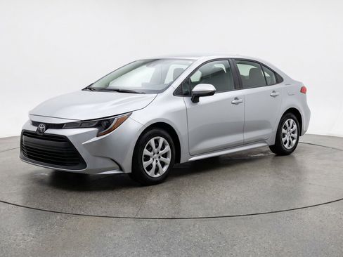 Used 2025 Toyota Corolla LE FWD image 3