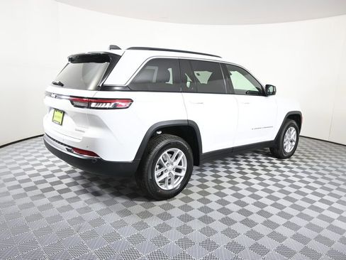 New 2026 Jeep Grand Cherokee Laredo AWD/4WD image 6