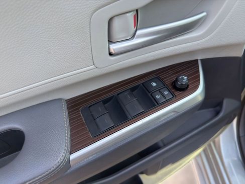 Used 2022 Toyota Sienna XLE image 12