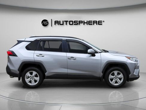 Used 2019 Toyota RAV4 XLE image 11