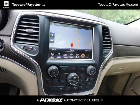 Used 2017 Jeep Grand Cherokee Overland image 10