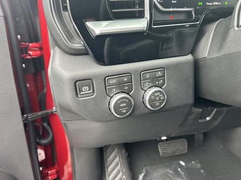 New 2026 GMC Sierra 2500 SLT w/ SLT Premium Package AWD/4WD image 24