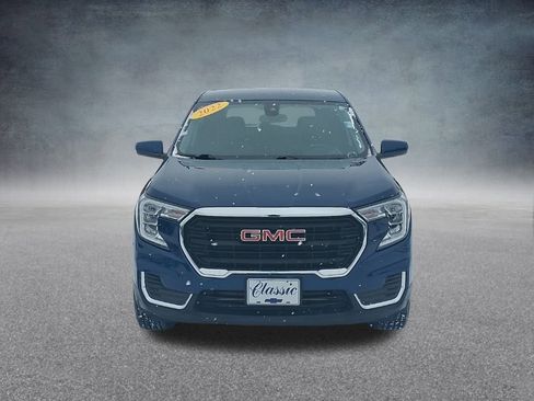 Used 2022 GMC Terrain SLE image 2