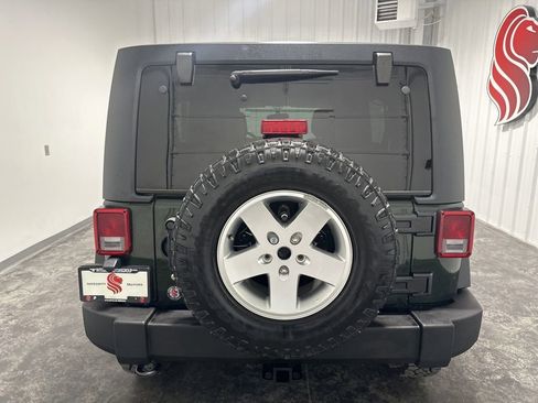 Used 2012 Jeep Wrangler Unlimited Sport AWD/4WD image 7