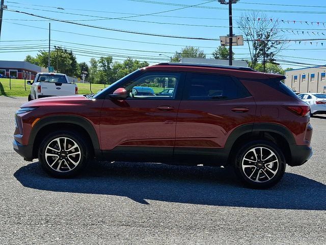 Used 2025 Chevrolet TrailBlazer LT AWD/4WD image 9