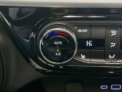 New 2026 Chevrolet Trax LT w/ Sunroof Package image 21