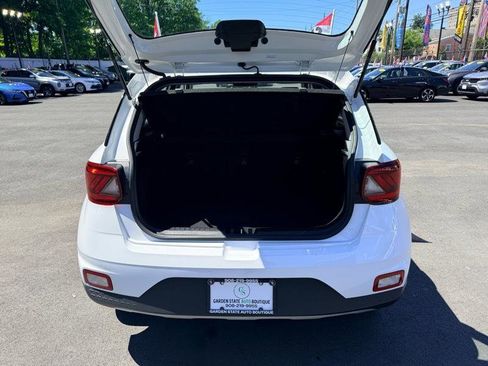 Used 2020 Hyundai Venue SEL FWD image 8