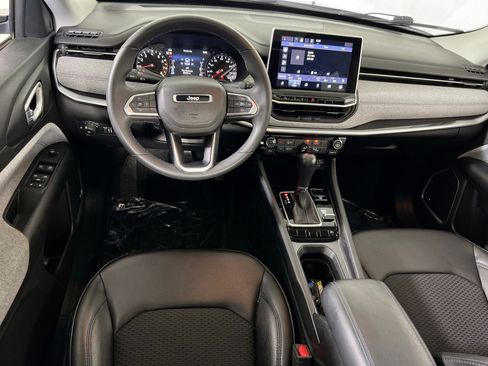 Used 2022 Jeep Compass Latitude w/ Sun and Sound Group AWD/4WD image 22