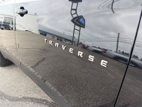 Used 2023 Chevrolet Traverse LT AWD/4WD image 12