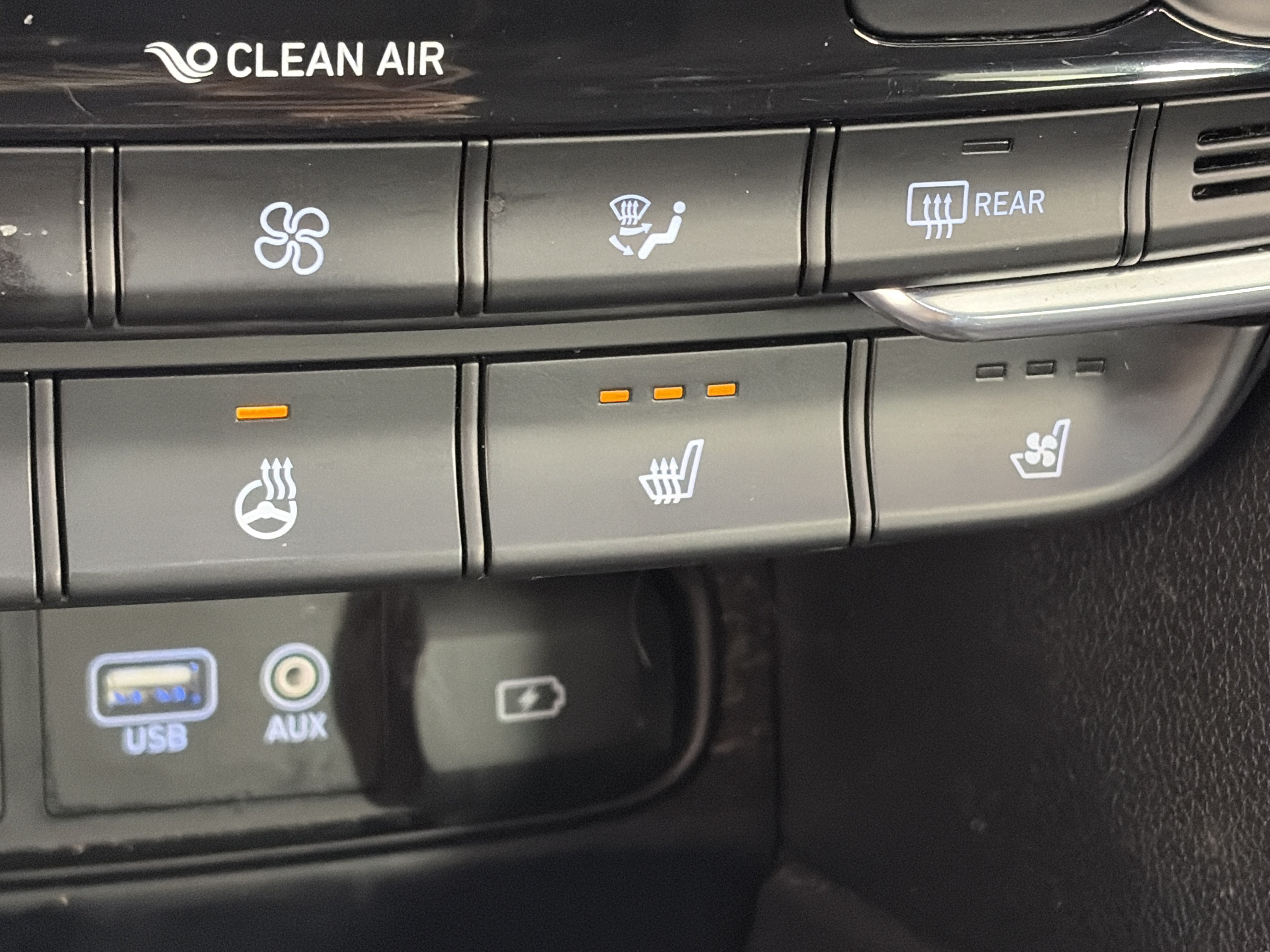 Used 2019 Hyundai Santa Fe FWD image 25