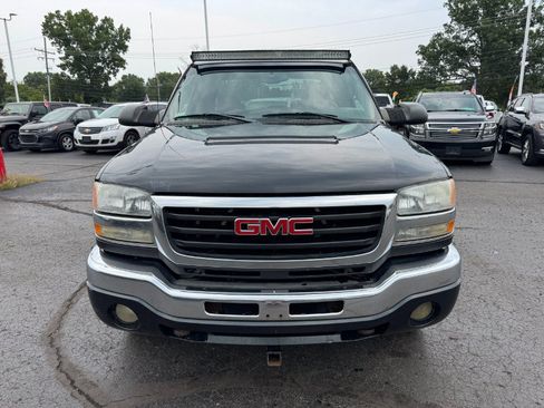 Used 2005 GMC Sierra 2500 SLE w/ Snow Plow Prep Package AWD/4WD image 8