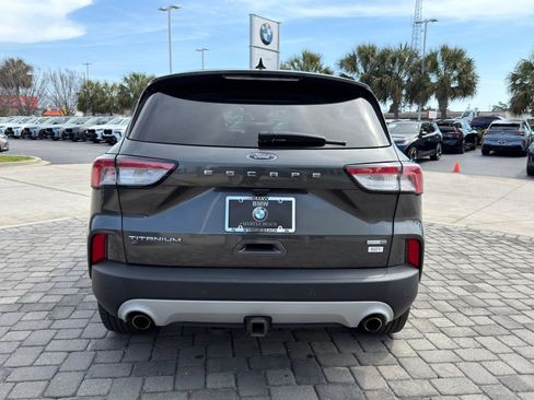Used 2020 Ford Escape Titanium image 10