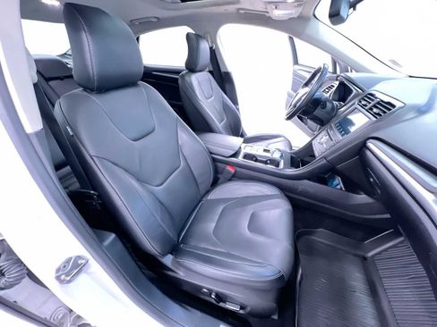 Used 2018 Ford Fusion Titanium FWD image 36