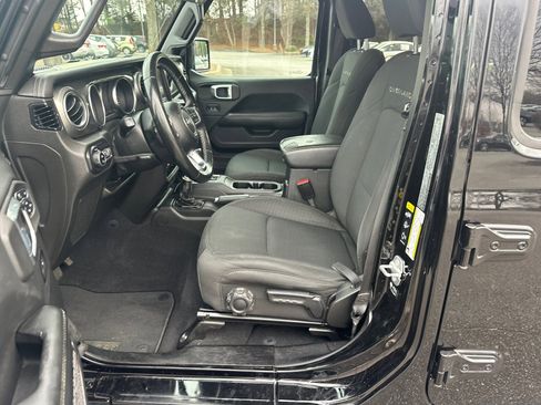 Used 2021 Jeep Gladiator Overland image 9