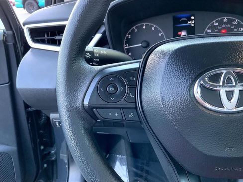 Used 2025 Toyota Corolla LE FWD image 21