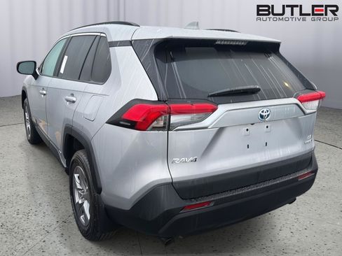 Used 2024 Toyota RAV4 LE AWD/4WD image 10