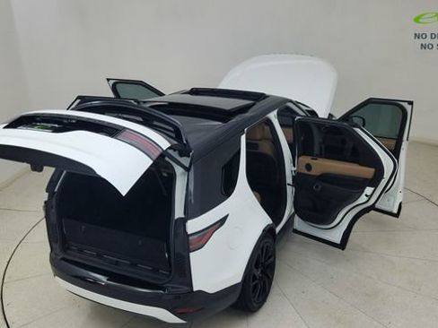Used 2023 Land Rover Discovery HSE R-Dynamic AWD/4WD image 95