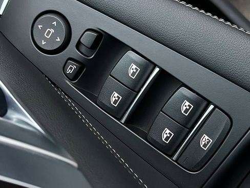 Used 2024 BMW X5 xDrive50e w/ M Sport Package image 68