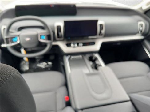 New 2026 Ford Expedition Active image 14