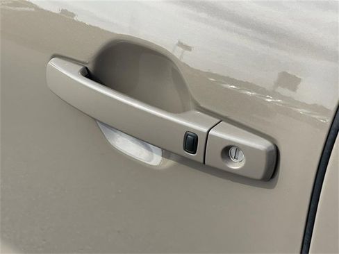 Used 2022 Nissan Frontier PRO-4X image 27