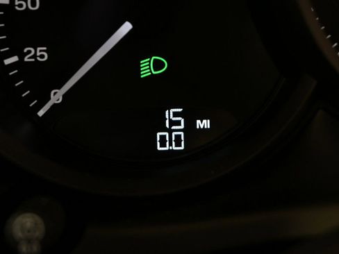 Certified 2026 Porsche Macan image 8