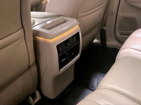 Used 2017 Nissan Murano Platinum image 10